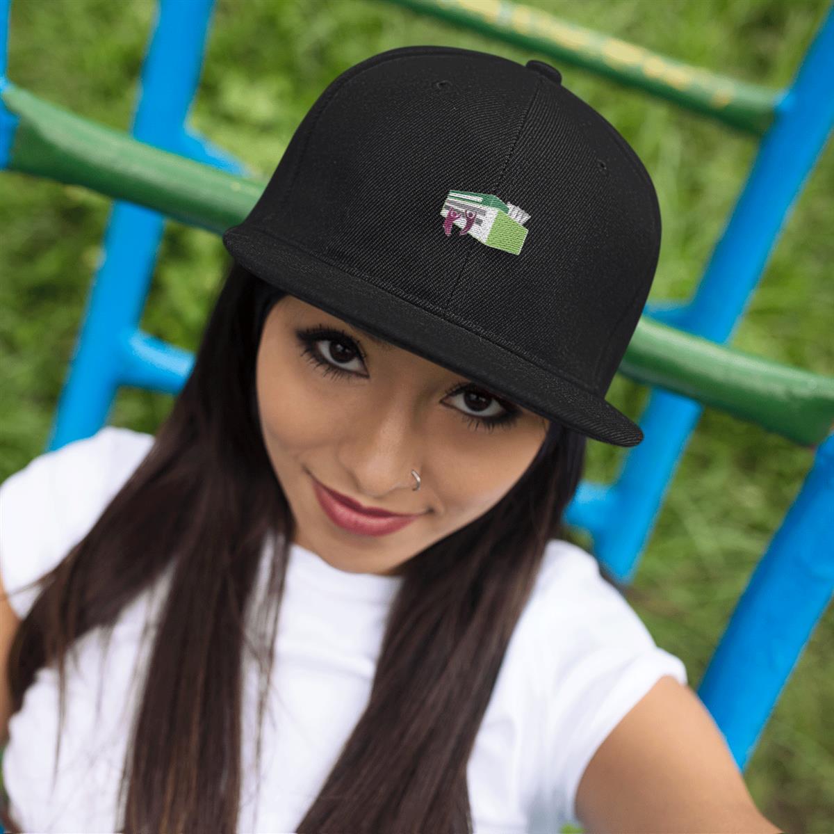 Snapback-Cap mit Schullogo